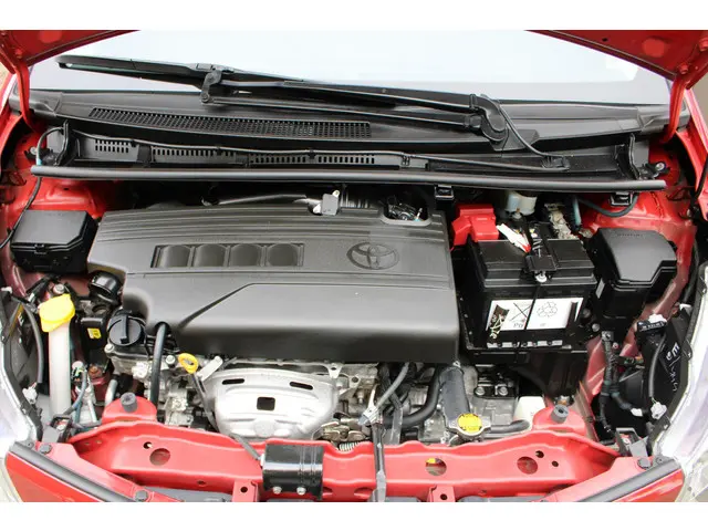 Toyota Yaris 1.3 2013 Benzine 30