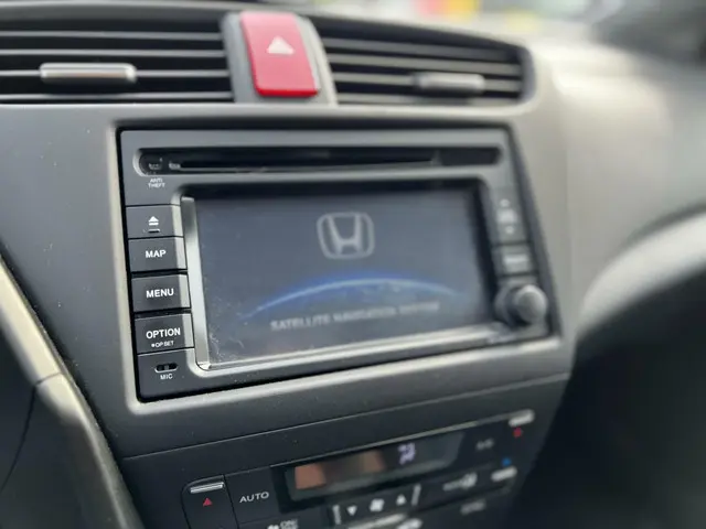 Honda Civic 1.8 Sport automaat trekhaak 2013 Benzine 19