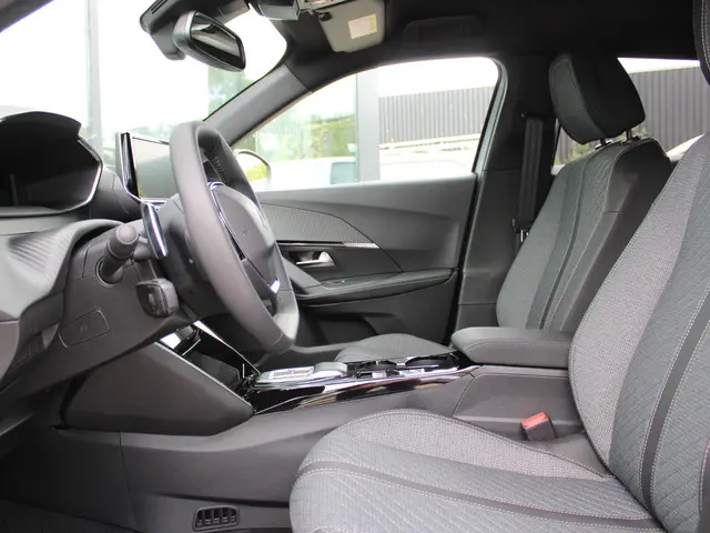 Peugeot 2008 1.2 Hybrid 110 Allure 2026 Hybride Benzine 10