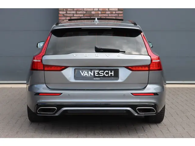 Volvo V60 2.0 B4 R-Design Aut8 | 2021 Benzine 15
