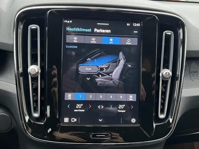 Volvo XC40 Recharge Core 70 kWh 2022 Elektrisch 26