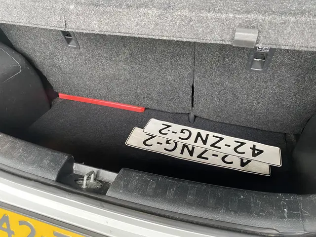 Suzuki Swift 1.2 Bandit EASSS 2013 Benzine 23