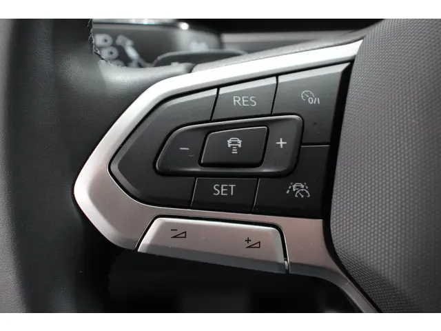 Volkswagen T-Roc 1.5 TSI 150pk DSG Style 2023 Benzine 13