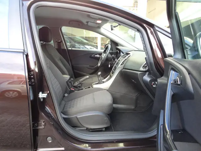 Opel Astra 1.4 Turbo Design Edition 2013 Benzine 9