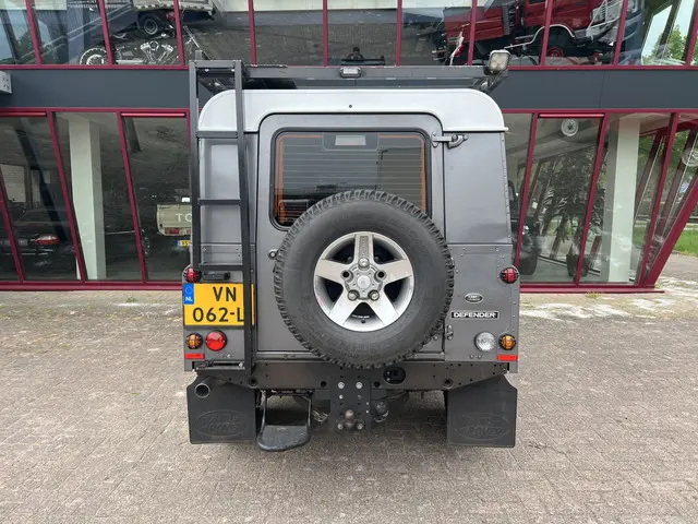 Land Rover Defender 2.2 D HT 110" SE 2015 Diesel 4