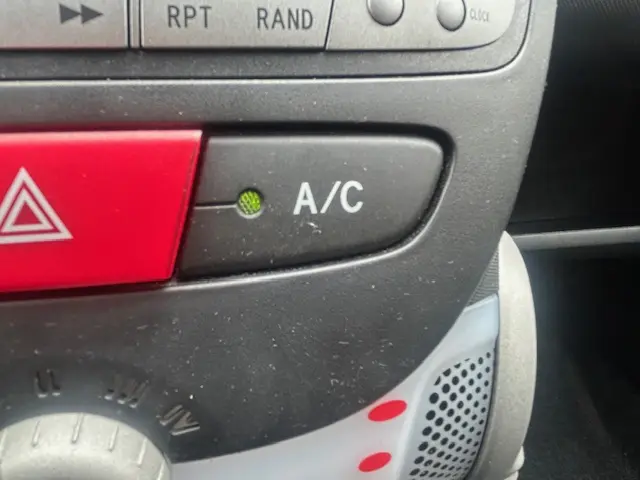 Toyota Aygo 1.0 VVT-i Now 2014 Benzine 15
