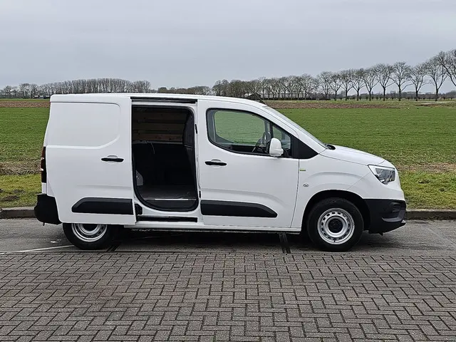 Opel Combo 1.5 2021 Diesel 12