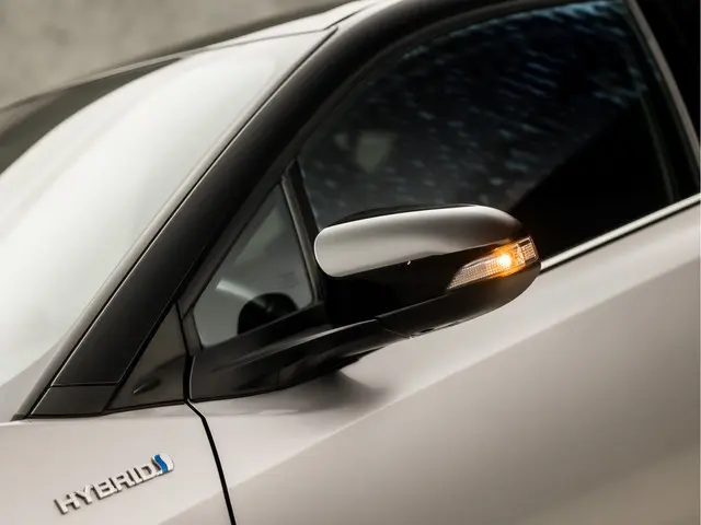 Toyota C-HR 1.8 Hybrid Sport 2018 Hybride Benzine 31