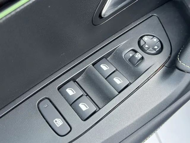 Peugeot e-2008 EV GT Pack 50 kWh 2022 Elektrisch 27