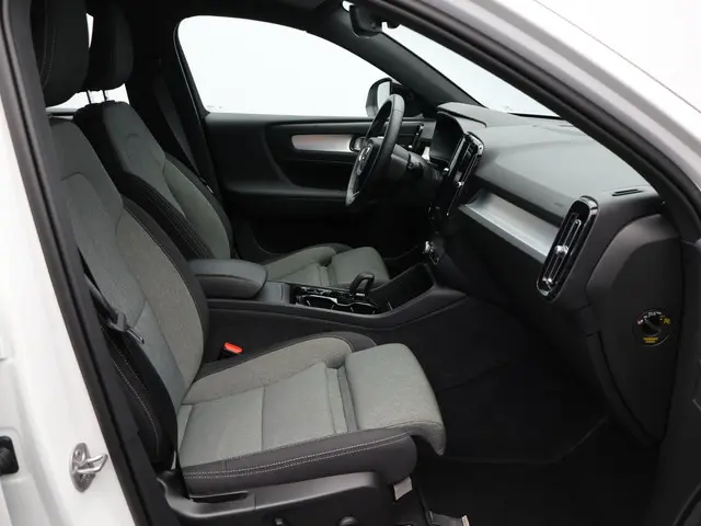 Volvo XC40 2.0 B4 Plus Dark 2024 Benzine 9