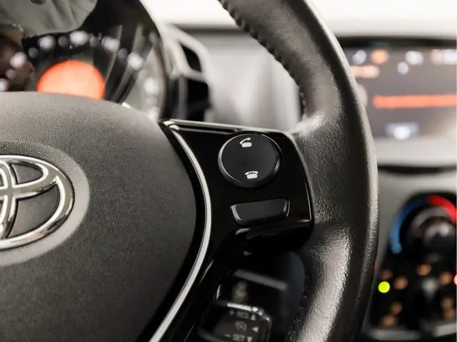 Toyota Aygo 1.0 VVT-i x-play 2019 Benzine 20