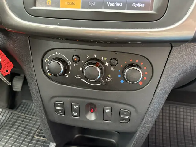 Dacia Logan MCV 0.9 TCe Prestige 2015 Benzine 12