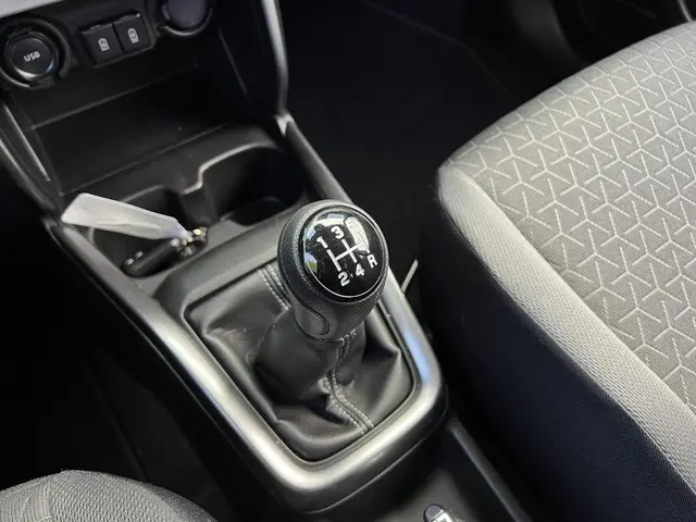 Suzuki Swift 1.2 Style Smart Hybrid 2025 Benzine 25