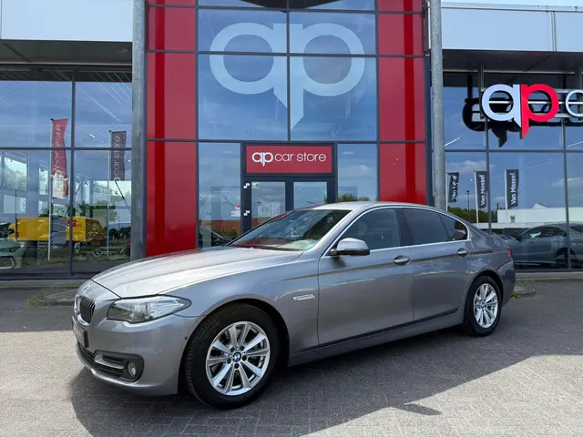 BMW 5 Serie 520i Luxury Edition 2016 Benzine