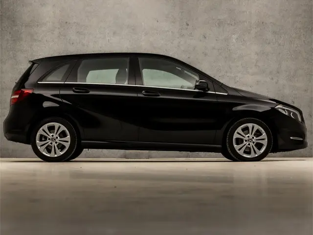 Mercedes-Benz B-Klasse 180 Ambition Sport 2017 Benzine 4