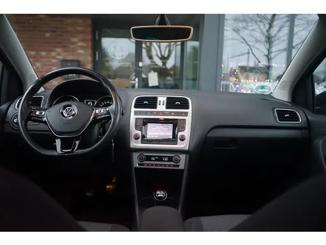 Volkswagen Polo 1.2 TSI First Edition 2014 Benzine 38