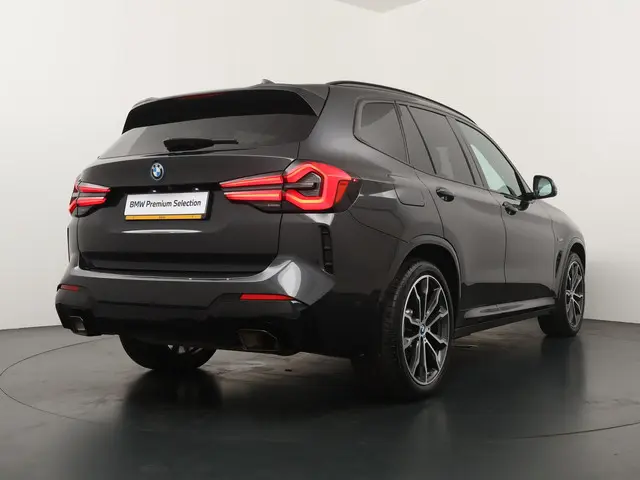 BMW X3 xDrive30e 2022 Hybride Benzine 8
