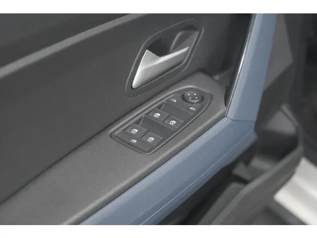 Dacia Duster Mild Hybrid 130 Expression 2025 Benzine 38