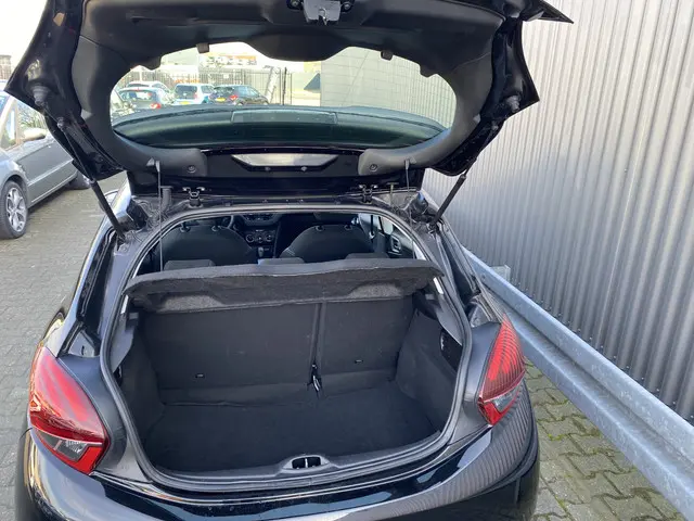Peugeot 208 1.2 PureTech Blue Lease 2016 Benzine 13