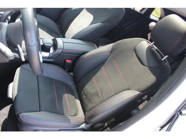 Mercedes-Benz EQA 250 AMG Line 67 kWh 2023 Elektrisch 7