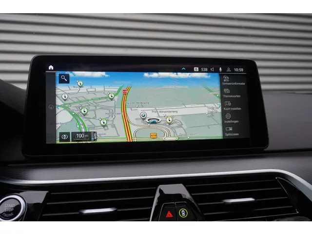 BMW 5 Serie Touring 530e xDrive 2023 Hybride Benzine 23