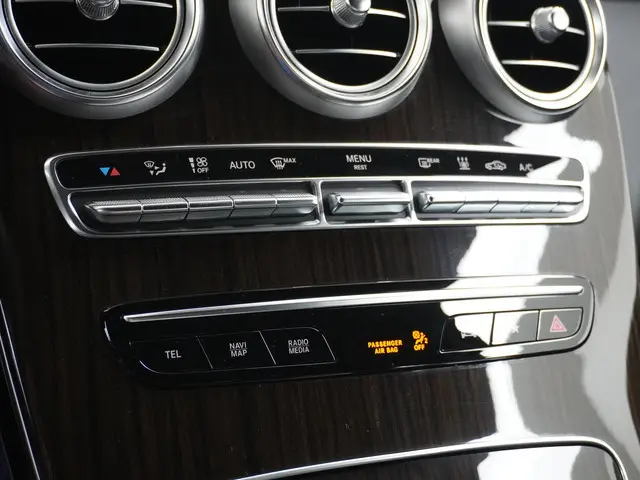 Mercedes-Benz GLC 300e 4MATIC 2022 Hybride Benzine 40