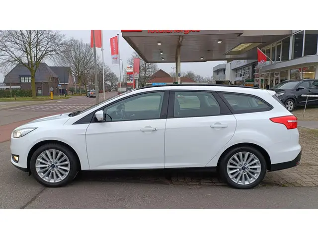 Ford Focus Wagon 1.0 Lease Edition 2018 Benzine 4