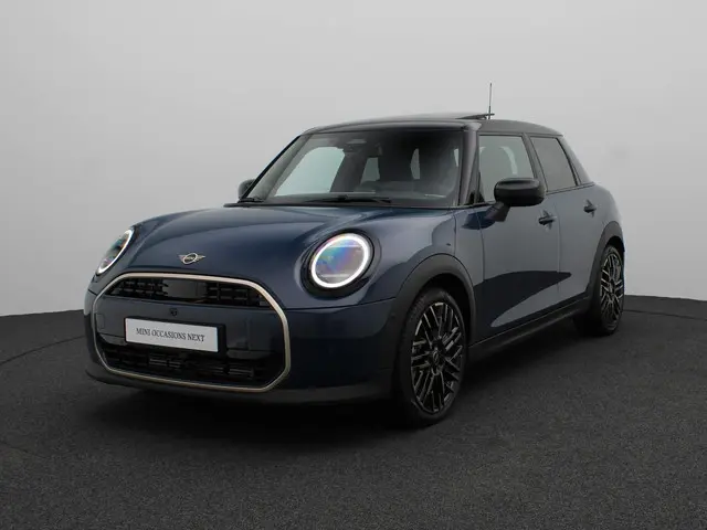 MINI 5-Deurs Cooper C 2024 Benzine 42