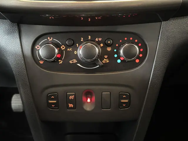 Dacia Sandero 0.9 TCe 10th Anniversary 2016 Benzine 21