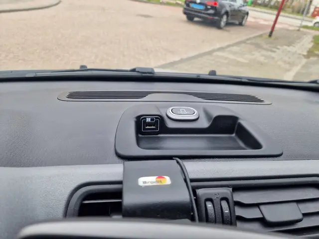 Fiat Panda 0.9 TwinAir Lounge 2017 Benzine 28