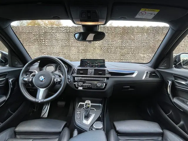 BMW 1 Serie M140i xDrive High Executive 2017 Benzine 8