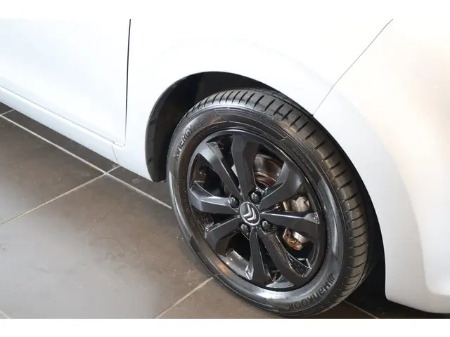 Citroën C1 PT 82 Airscape Shine 2015 Benzine 4