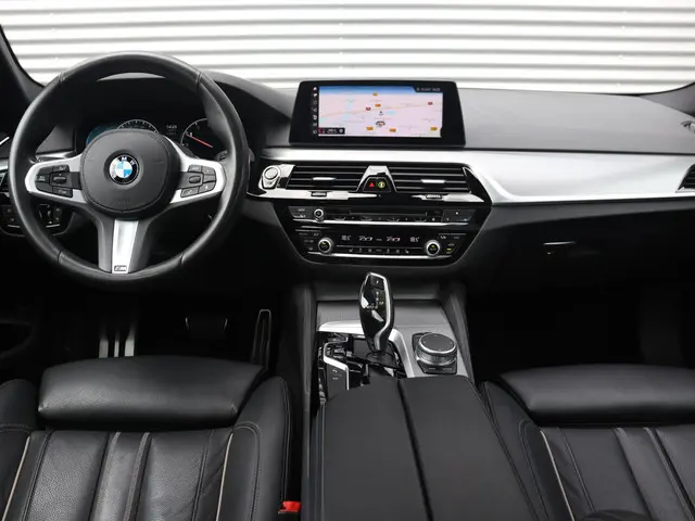 BMW 5 Serie Touring 520i 2019 Benzine 10