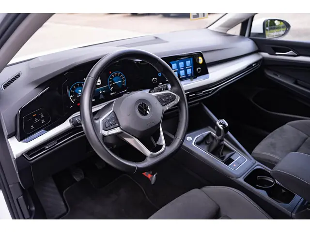 Volkswagen Golf 1.0 TSI Life 2020 Benzine 25