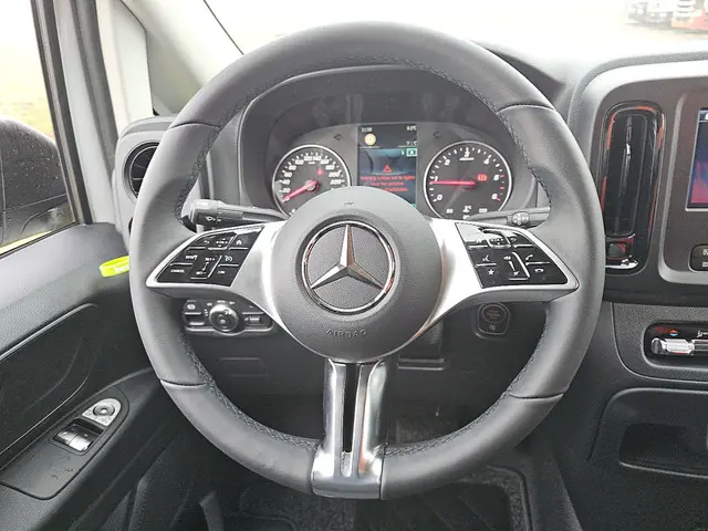 Mercedes-Benz Vito 116 2024 Diesel 11