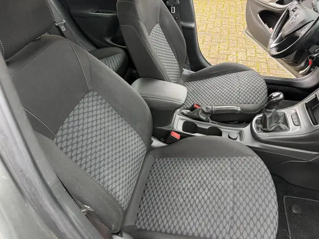 Opel Astra SPORTS TOURER 1.4 Turbo S/S 2019 Benzine 17