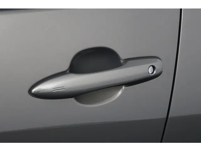 Toyota Yaris 1.5 Hybrid Dynamic 2022 Hybride Benzine 36