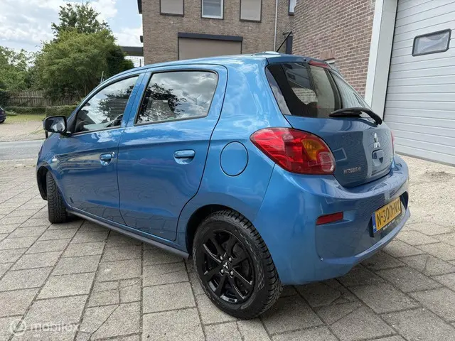 Mitsubishi Space Star 3