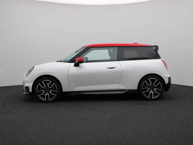 MINI 3-Deurs Cooper E John Cooper Works 2024 Elektrisch 4