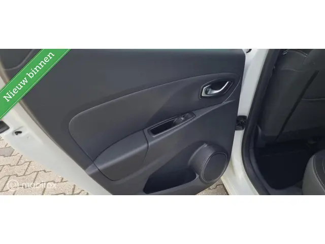 Renault Clio 0.9 TCe Limited LED\KEYLESS/1EiG 2018 Benzine 19
