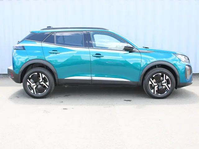 Peugeot 2008 HYBRID 145 ALLURE 2025 Hybride Benzine 8