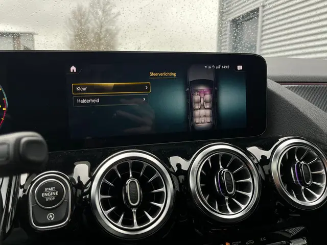 Mercedes-Benz GLA AMG 35 4MATIC 2021 Benzine 18