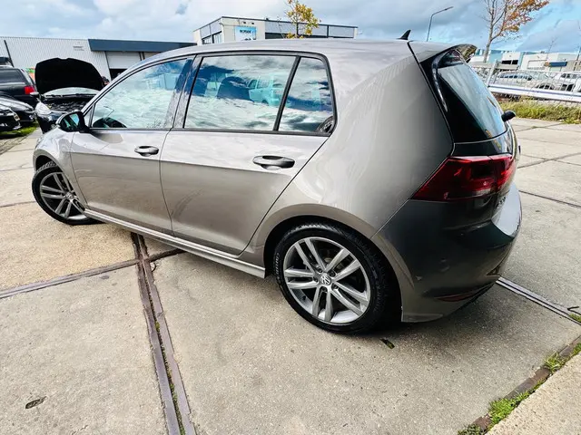 Volkswagen Golf 1.4 TSI Connected Series 2016 Benzine 34