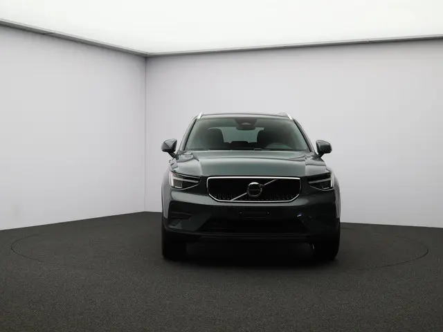 Volvo XC40 2.0 B3 Business Edition 2025 Benzine 23