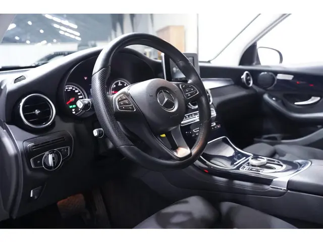 Mercedes-Benz GLC 220 d 4MATIC Edition 1 2015 Diesel 37