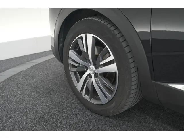Peugeot 3008 PureTech 130 Allure 2021 Benzine 20