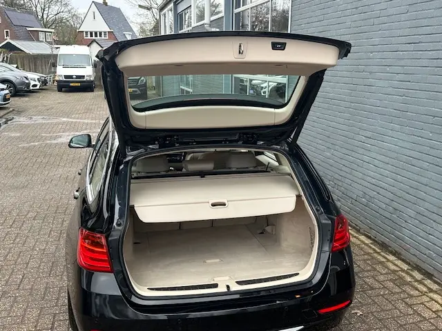 BMW 3 Serie Touring 316i High Executive 2014 Benzine 16