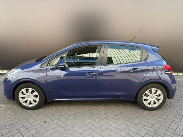Peugeot 208 1.2 PureTech Blue Lion 2018 Benzine 6
