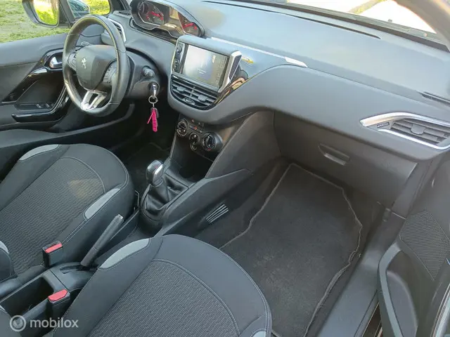 Peugeot 208 1.2 VTi Style 2014 Benzine 9