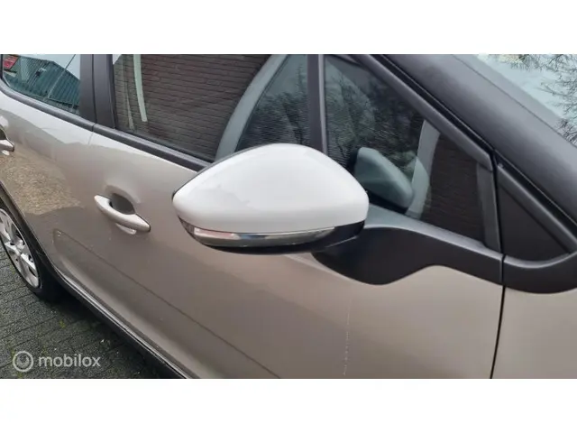 Citroën C3 1.2 PureTech Plus 2024 Benzine 8